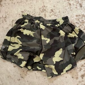 lululemon green camo hotty hot shorts